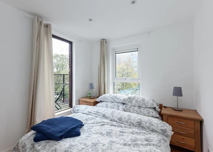 White City Apartment