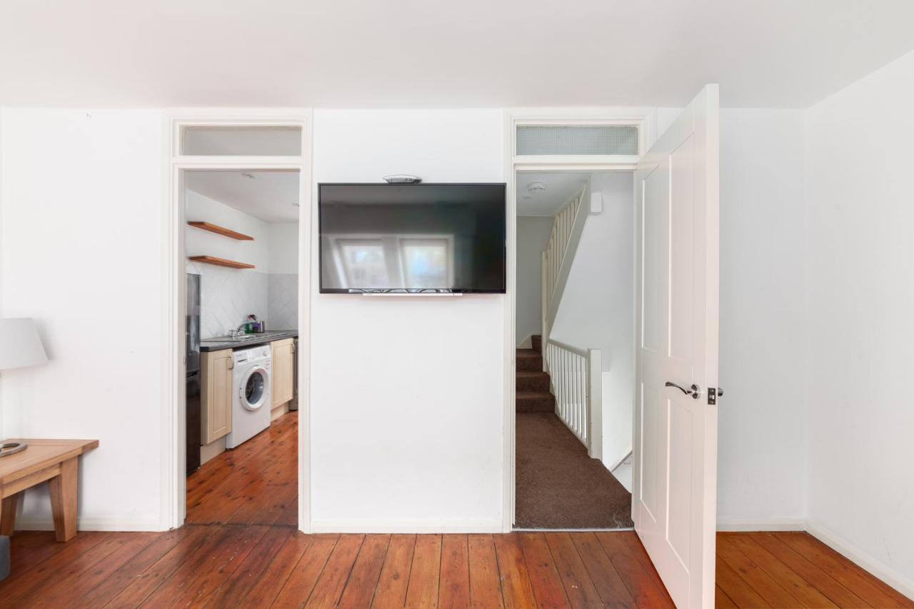 Апартаменты White City Apartment Лондон